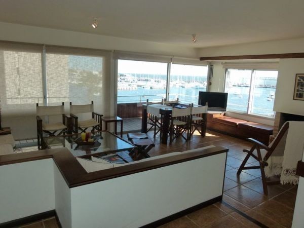 Departamento en venta y alquiler frente al puerto Punta del Este